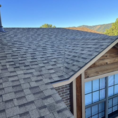 Residentail roofing contractor in vail replacing roof